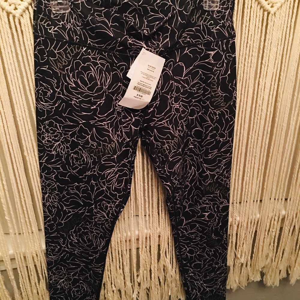 Fabletics Salar Legging, “Get to know me,”M 6-8